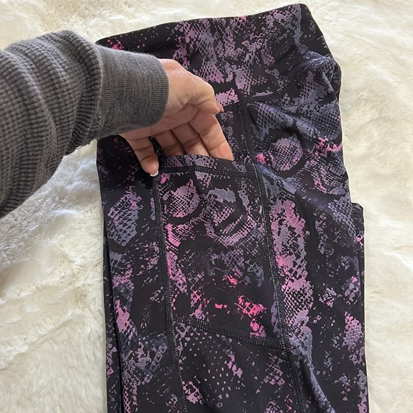 DKNY Snakeskin Legging - Picture 5 of 7